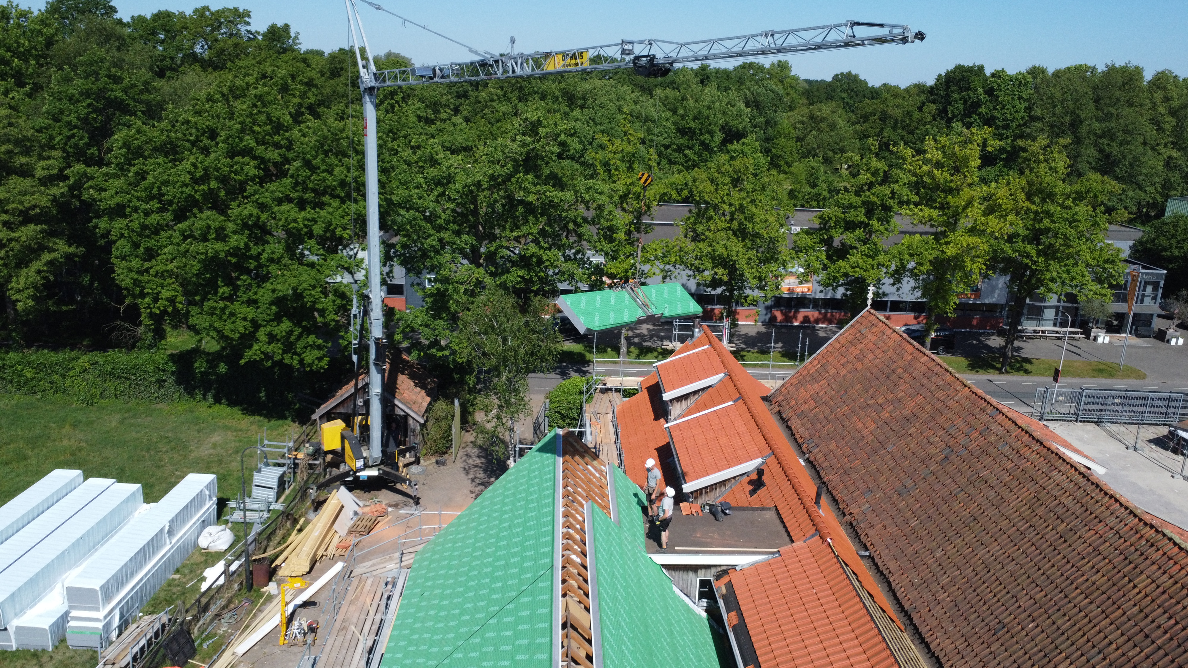 Restauratie en verduurzaming hellend dak en dakkapellen Weerselo fase 1 foto